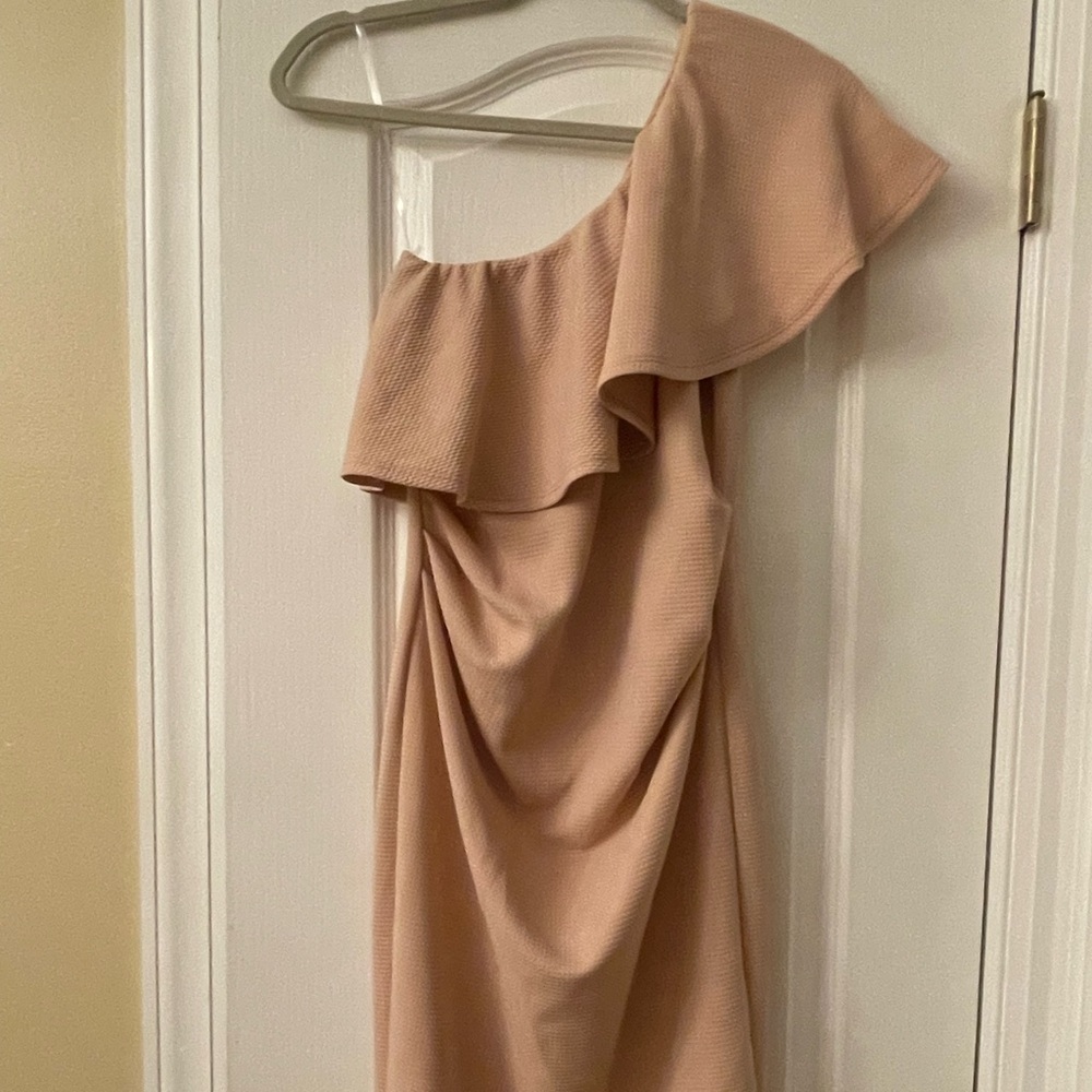 Hello MIZ One-Shoulder Maternity Dress